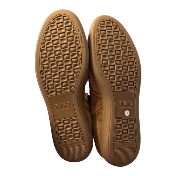 Munro Water Resistant Scout Bootie in brown suede NWOB - Picture 4 of 10